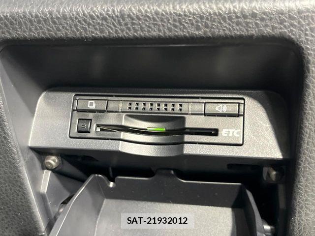 Toyota VOXY HYBRID 2014-08 8318046-6