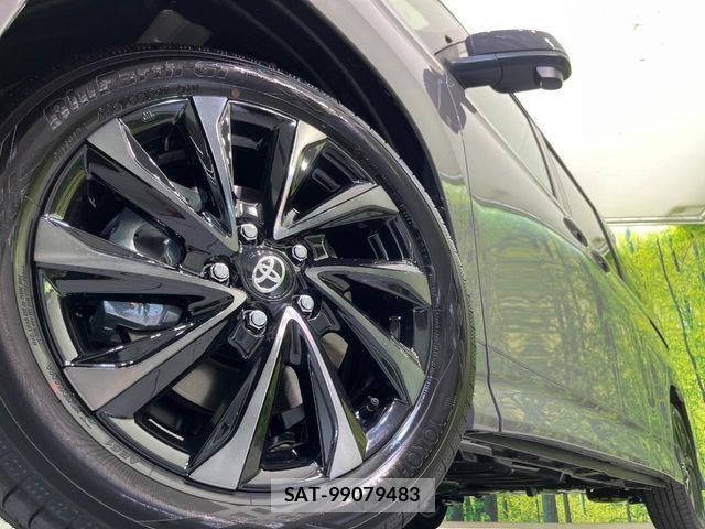 Toyota VOXY HYBRID 2026-07 8317990-12