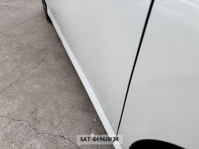 Toyota VOXY HYBRID 2023-05 8318008-9