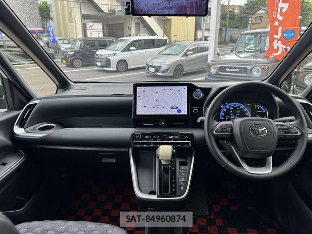 Toyota VOXY HYBRID 2023-05 8318008-1