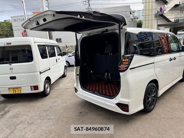 Toyota VOXY HYBRID 2023-05 8318008-25