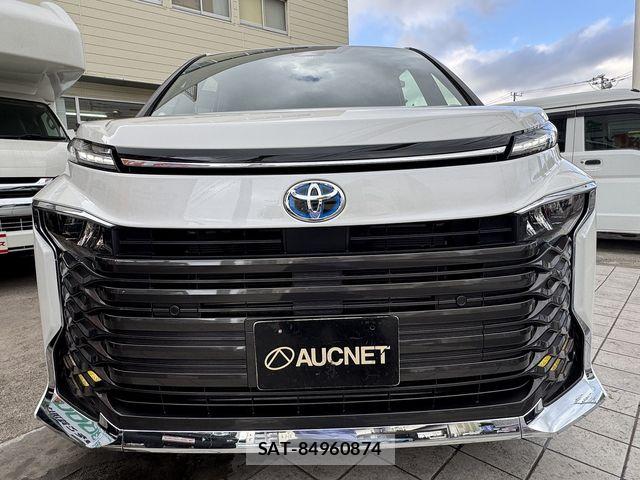 Toyota VOXY HYBRID 2023-05 8318008-3