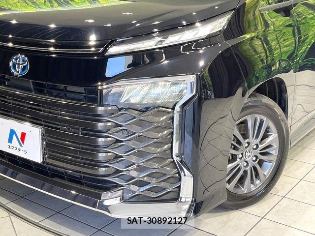 Toyota VOXY HYBRID 2023-12 8318006-11
