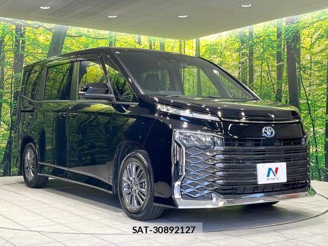 Toyota VOXY HYBRID 2023-12 8318006-15