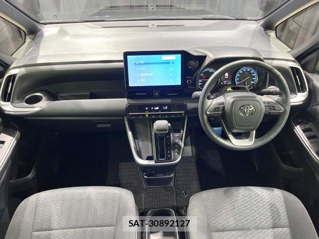 Toyota VOXY HYBRID 2023-12 8318006-1