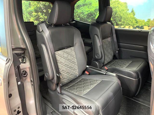 Toyota VOXY HYBRID 2026-07 8338456-10