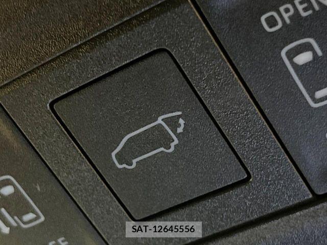 Toyota VOXY HYBRID 2026-07 8338456-8