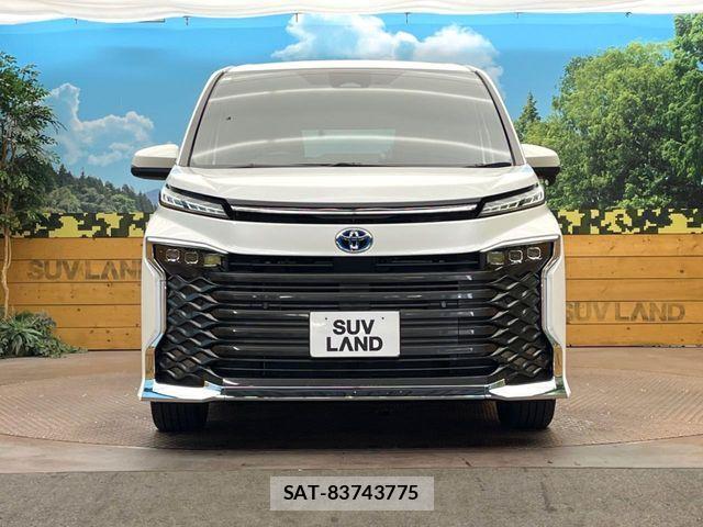 Toyota VOXY HYBRID 2023-07 8338464-13