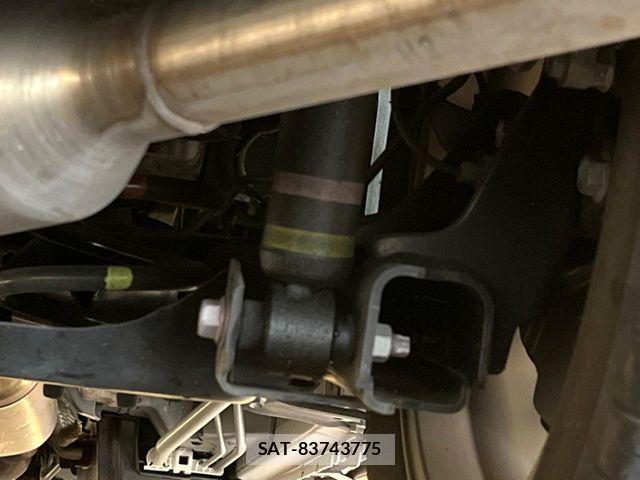 Toyota VOXY HYBRID 2023-07 8338464-19