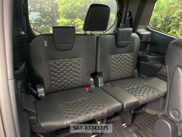Toyota VOXY HYBRID 2023-07 8338464-8