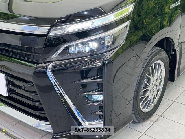 Toyota VOXY HYBRID 2019-07 8338484-12