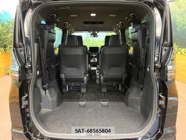 Toyota VOXY HYBRID 2024-02 8338477-10