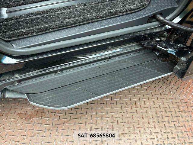 Toyota VOXY HYBRID 2024-02 8338477-4