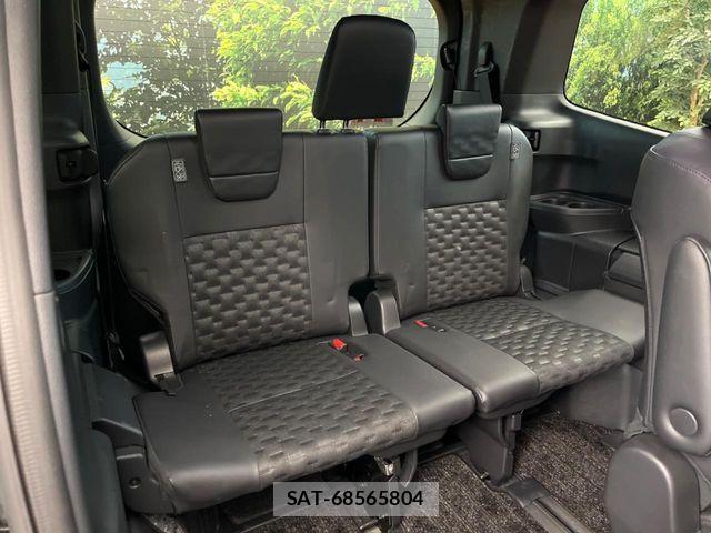 Toyota VOXY HYBRID 2024-02 8338477-8