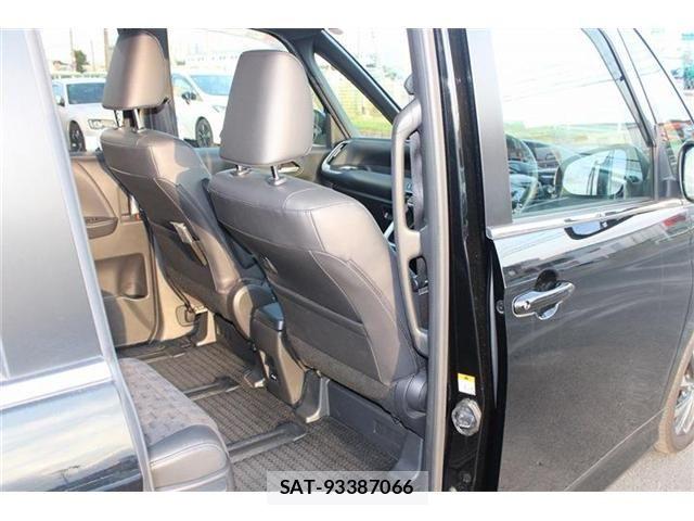 Toyota VOXY HYBRID 2022-11 8338481-15