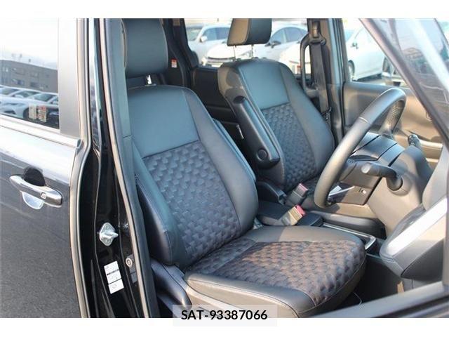 Toyota VOXY HYBRID 2022-11 8338481-17