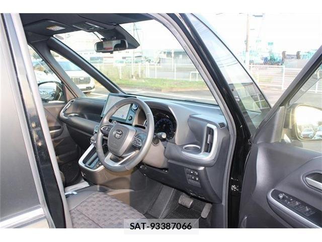 Toyota VOXY HYBRID 2022-11 8338481-20