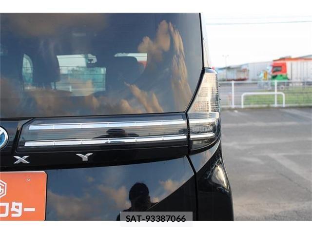 Toyota VOXY HYBRID 2022-11 8338481-21