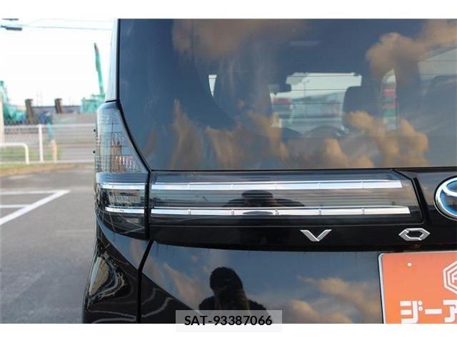Toyota VOXY HYBRID 2022-11 8338481-22
