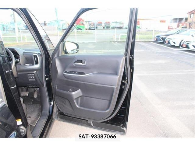 Toyota VOXY HYBRID 2022-11 8338481-23