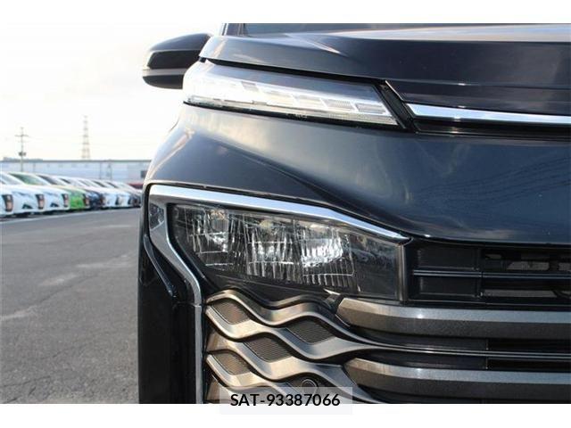Toyota VOXY HYBRID 2022-11 8338481-24