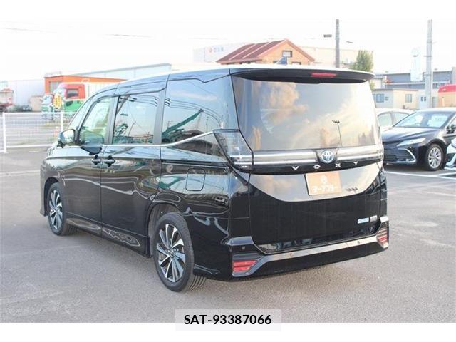 Toyota VOXY HYBRID 2022-11 8338481-29