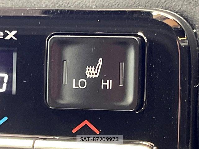 Toyota VOXY HYBRID 2026-06 8338455-9