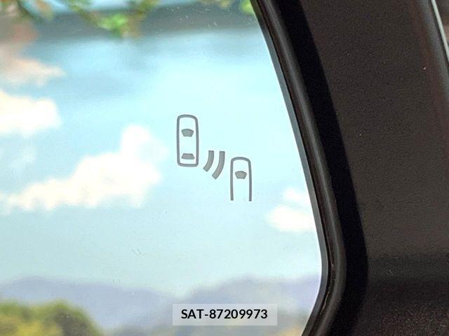 Toyota VOXY HYBRID 2026-06 8338455-6