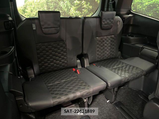 Toyota VOXY HYBRID 2024-10 8338459-11