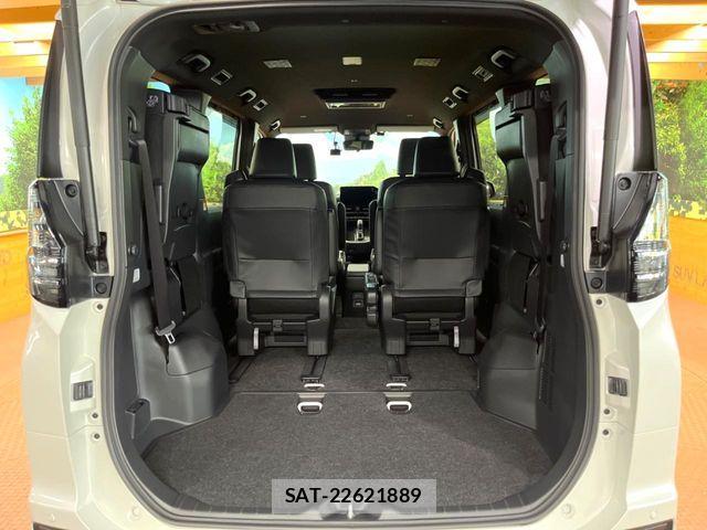Toyota VOXY HYBRID 2024-10 8338459-12