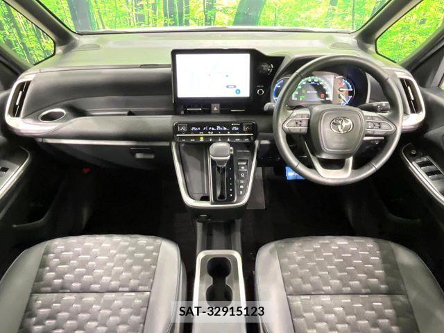 Toyota VOXY HYBRID 2025-04 8338465-1