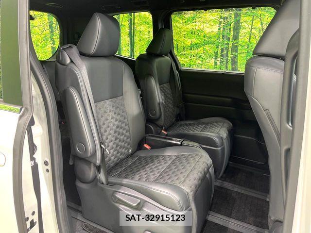 Toyota VOXY HYBRID 2025-04 8338465-8