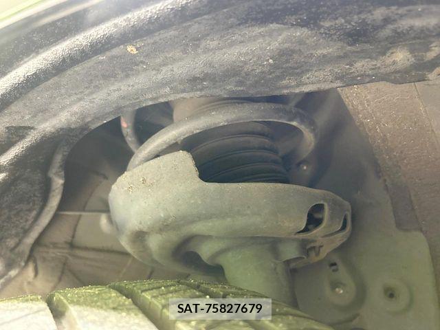 Toyota VOXY HYBRID 2023-05 8338482-19