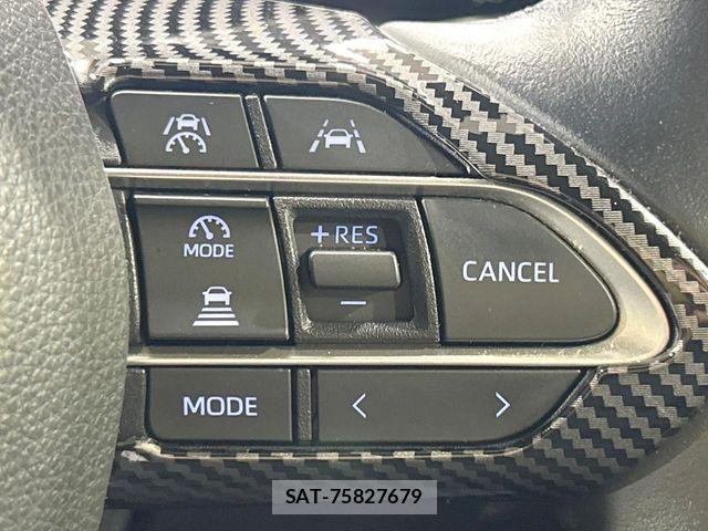 Toyota VOXY HYBRID 2023-05 8338482-4