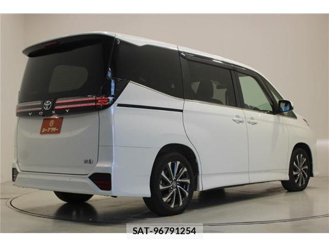 Toyota VOXY HYBRID 2022-11 8338483-13