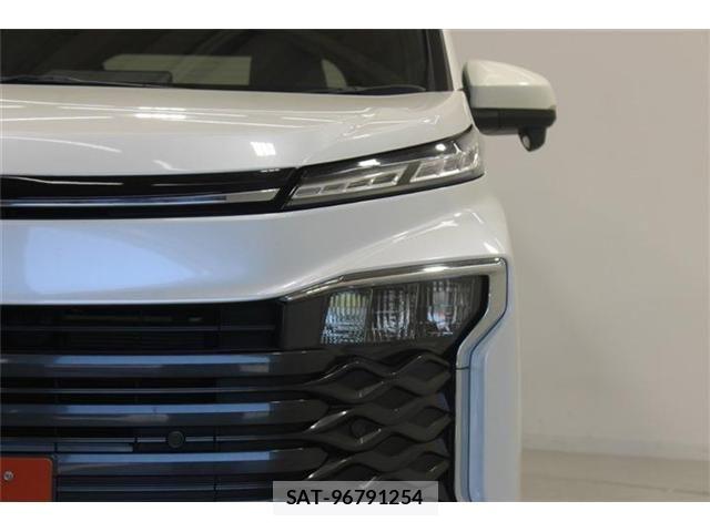 Toyota VOXY HYBRID 2022-11 8338483-16