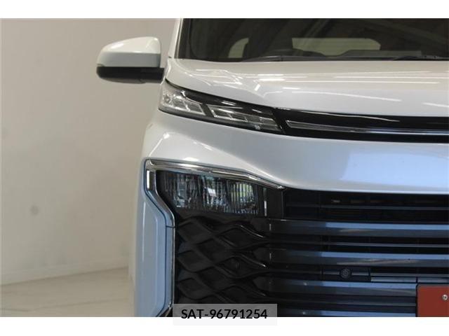 Toyota VOXY HYBRID 2022-11 8338483-18