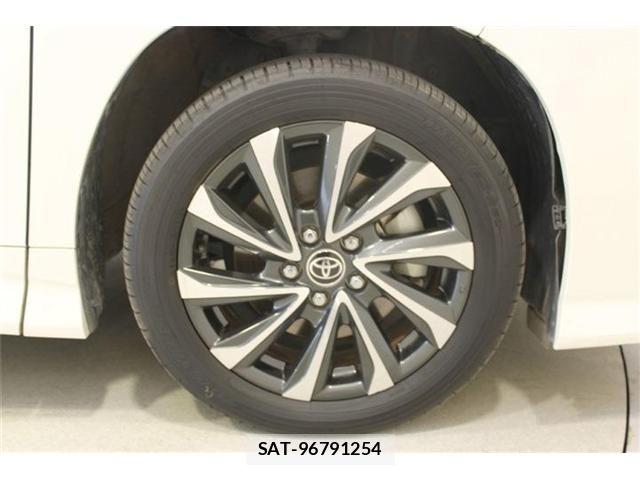 Toyota VOXY HYBRID 2022-11 8338483-23