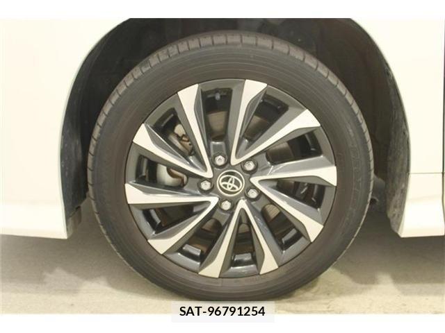Toyota VOXY HYBRID 2022-11 8338483-26