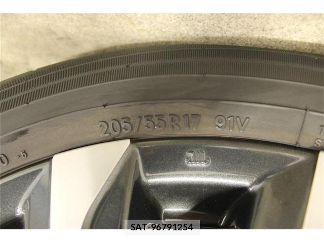 Toyota VOXY HYBRID 2022-11 8338483-28
