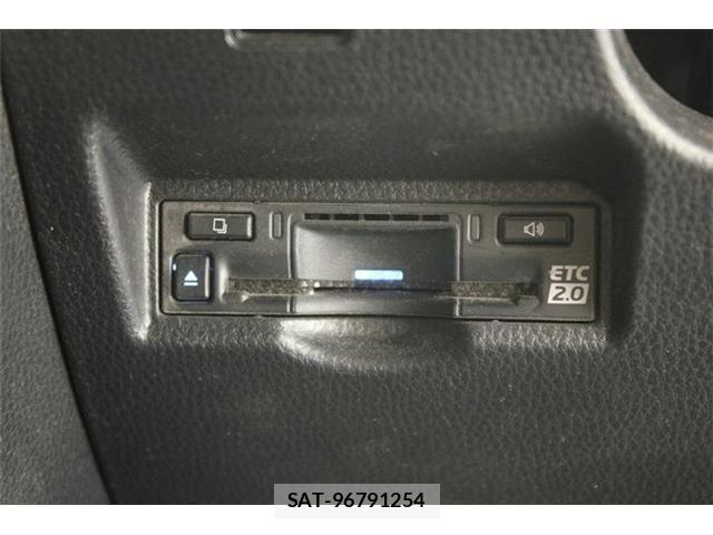 Toyota VOXY HYBRID 2022-11 8338483-5