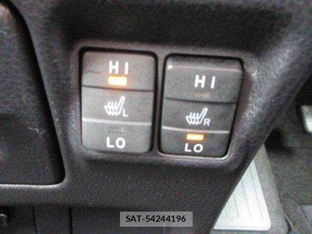 Toyota VOXY HYBRID 2015-04 8337674-15