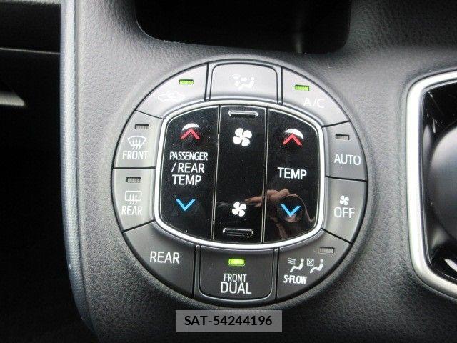 Toyota VOXY HYBRID 2015-04 8337674-19
