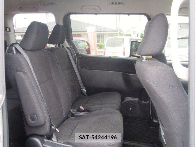 Toyota VOXY HYBRID 2015-04 8337674-21
