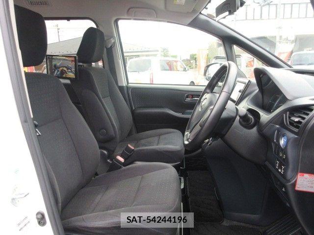 Toyota VOXY HYBRID 2015-04 8337674-6