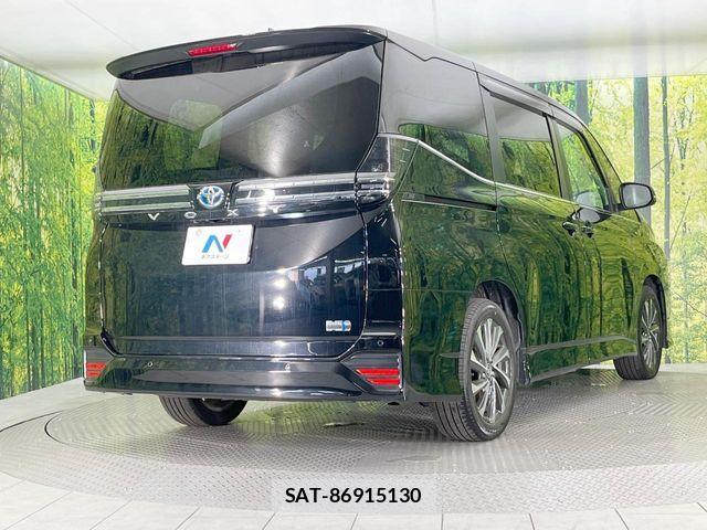 Toyota VOXY HYBRID 2024-08 8337930-17