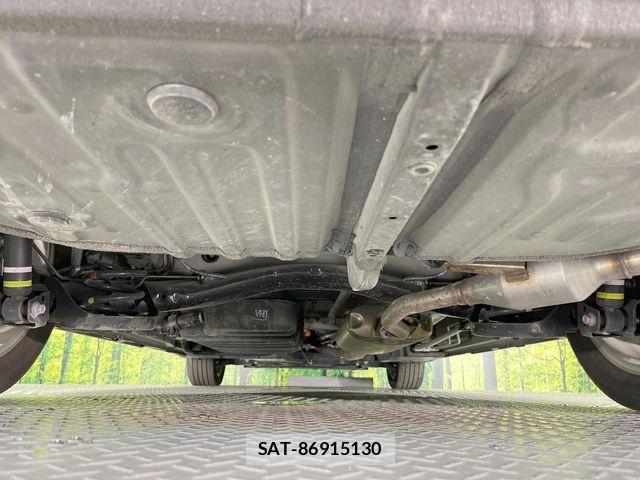 Toyota VOXY HYBRID 2024-08 8337930-18