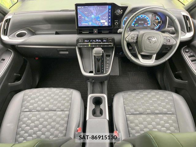 Toyota VOXY HYBRID 2024-08 8337930-1