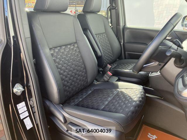 Toyota VOXY HYBRID 2025-07 8338462-9