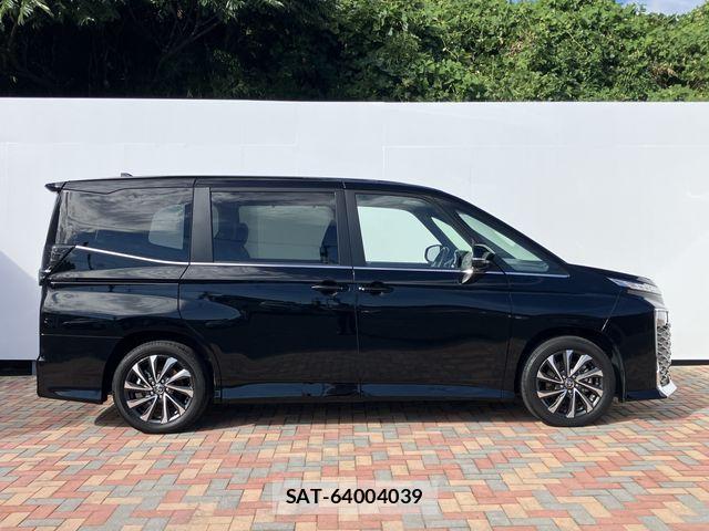 Toyota VOXY HYBRID 2025-07 8338462-5